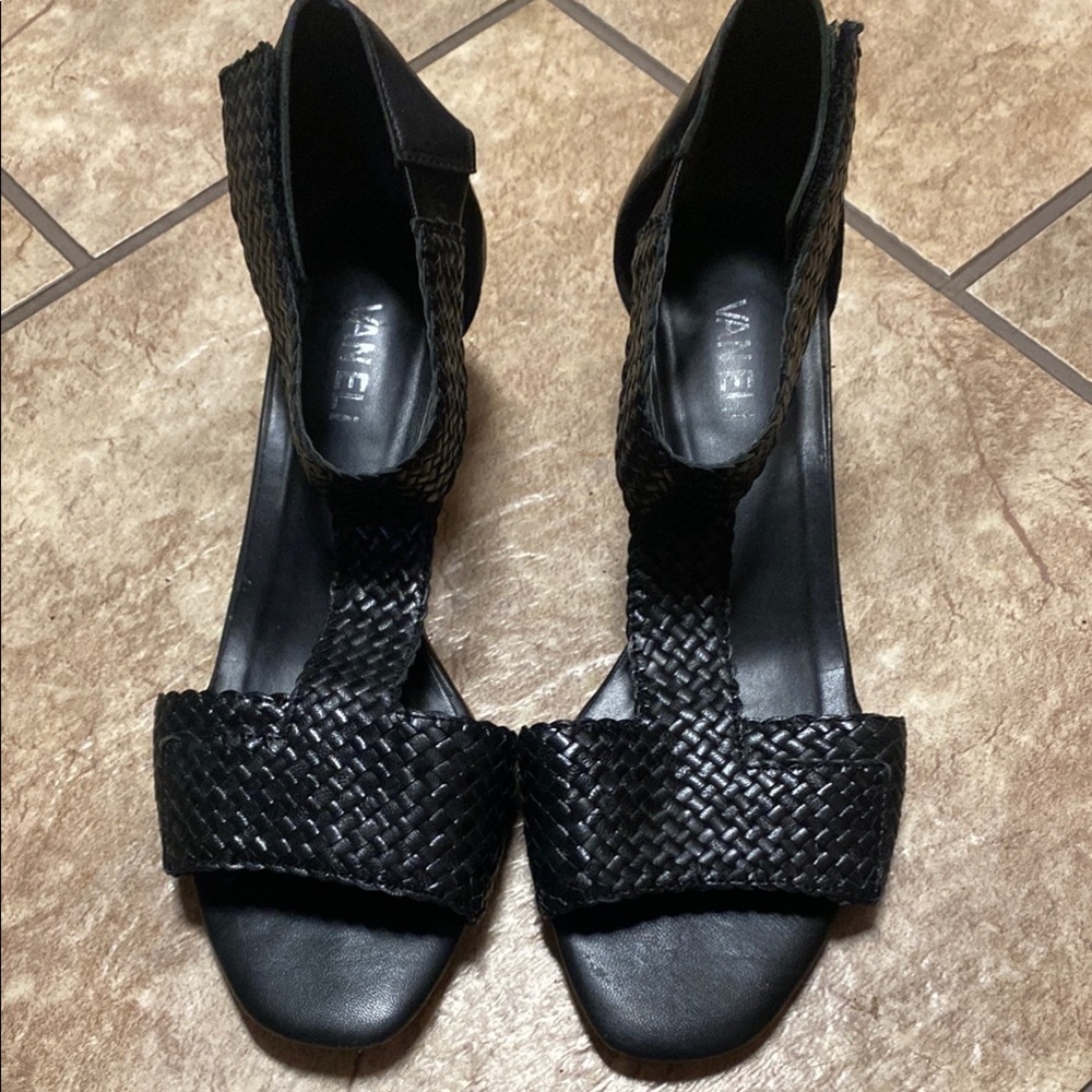 Vaneli Black Woven Size 9 Sandals with Open-Toe Design Summer Career Fall